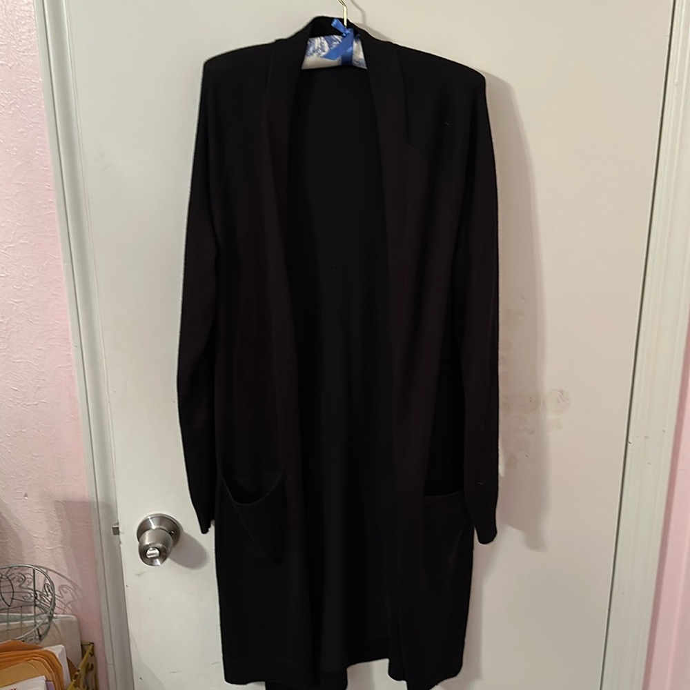 Women’s Medium lightweight long black sweater
